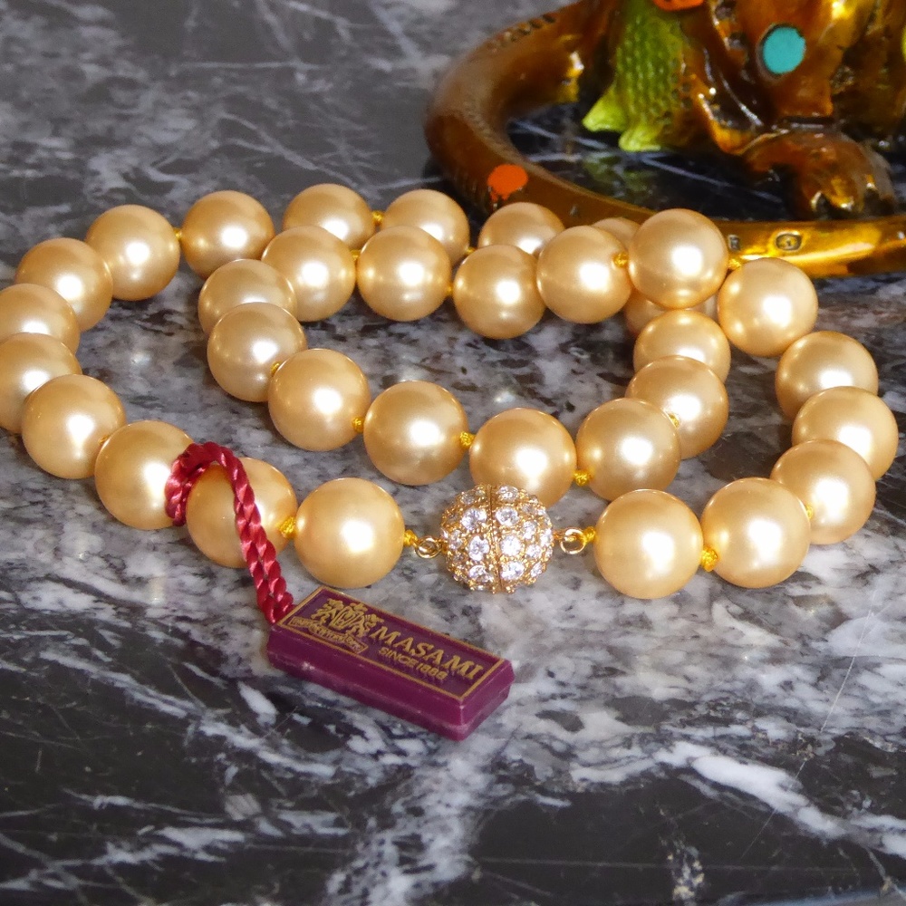 Golden Mother of Pearl necklace